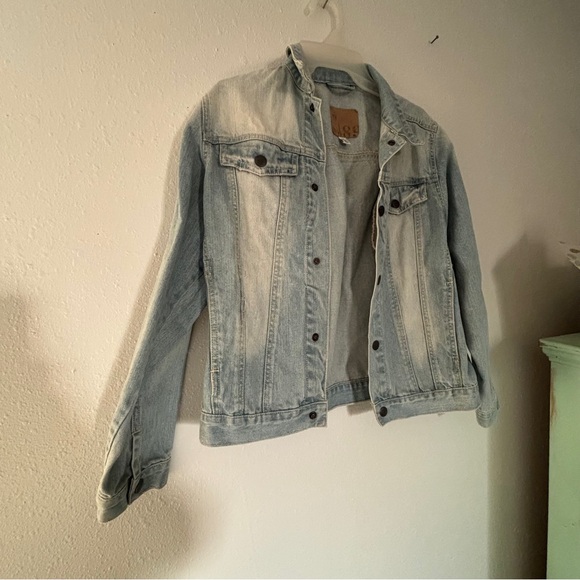 Girls Jean Jacket light wash - Picture 6 of 6